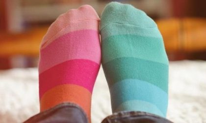 Oggi è la giornata dei calzini spaiati: origine e significato