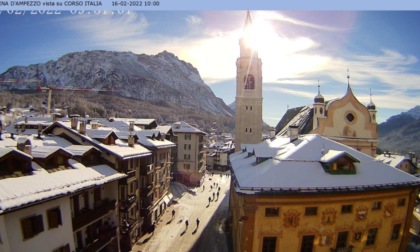 Neve sulle montagne venete, 30 centimetri di accumulo in poche ore