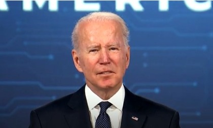 Biden shock: "Cittadini Usa lascino l'Ucraina, se i russi sparano sugli americani sarà guerra mondiale"