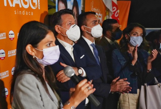 Nel Movimento 5 Stelle ora la disputa è su terzo mandato e referendum