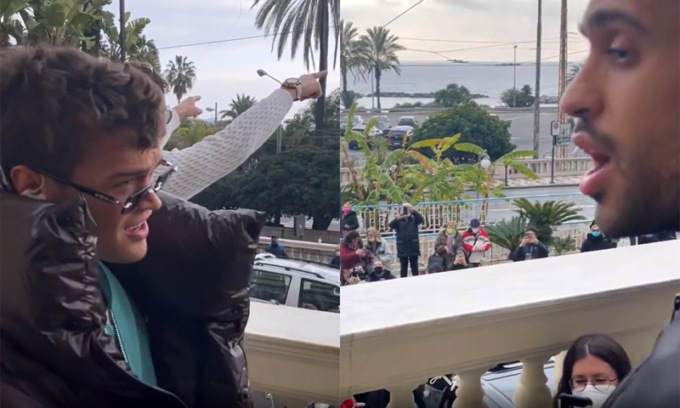 Spettacolare live di Mahmood e Blanco dalla terrazza del loro albergo a Sanremo