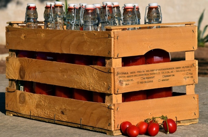 Costa più la bottiglia del pomodoro contenuto!