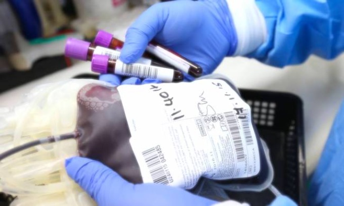 Tornato a casa il bimbo della famiglia che voleva sangue No vax per la sua operazione