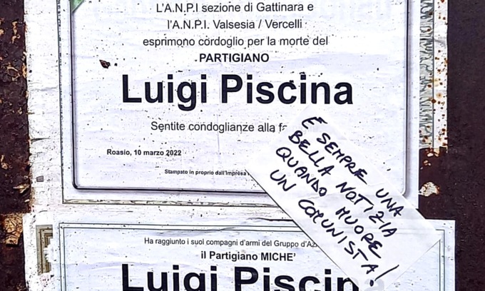 “È sempre una bella notizia quando muore un comunista”,  la scritta shock sugli annunci funebri