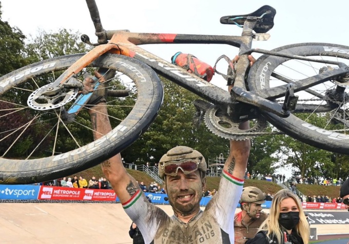 Sonny Colbrelli e il malore al Giro di Catalogna: salvo grazie al defibrillatore ma è mistero   sull’accaduto