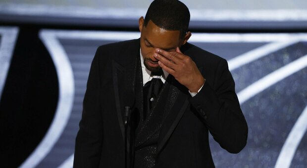 Will Smith si scusa, ma adesso rischia l’Oscar. Morgan lo difende: “Chris Rock come Bugo”