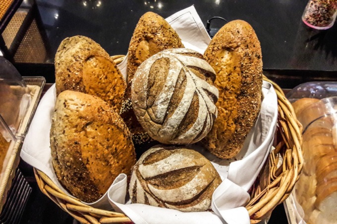 Il prezzo del grano scende, ma pane e biscotti costano di più…