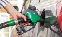 Benzina pagata troppo: sotto la lente 1000 benzinai di Eni, Esso, IP, Q8 e Tamoil