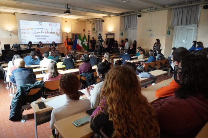 I giovani incontrano le istituzioni: un’istruzione più accessibile ed inclusiva