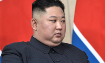 Covid: in Nord Corea Kim blinda il Paese ma consiglia di curarsi... coi gargarismi con l'acqua salata