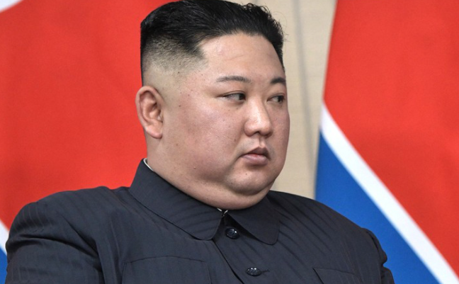 Kim Jong Un contro film di Hollywood e K-pop che "corrompono" i suoi giovani: rischio pena di morte