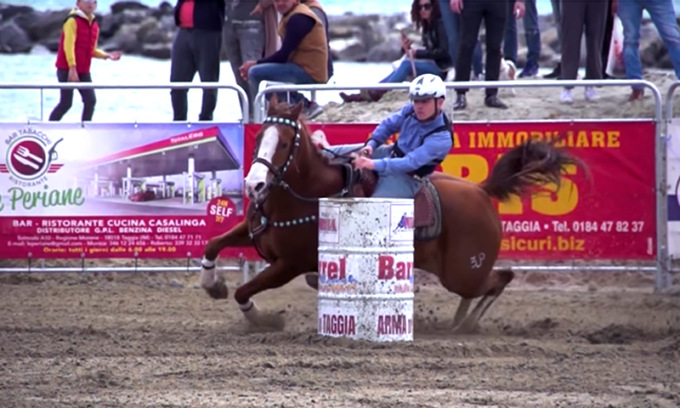 In Liguria torna Barrel on the Beach, spettacolare gara di monta western in riva al mare