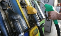 Perché il Governo ha deciso di non tagliare le accise sulla benzina