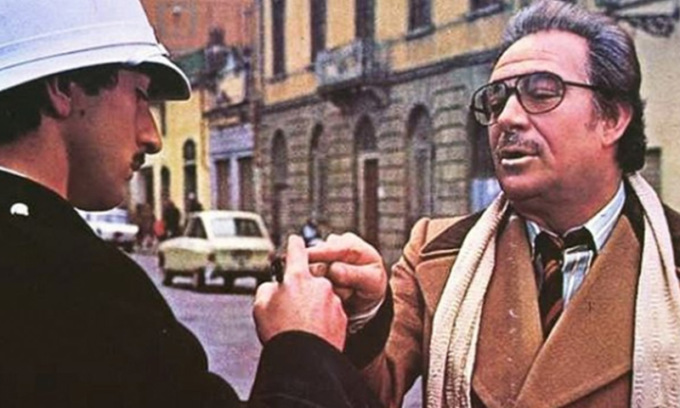 Ugo Tognazzi oggi avrebbe compiuto 100 anni: dal finto arresto, all’amore per la cucina