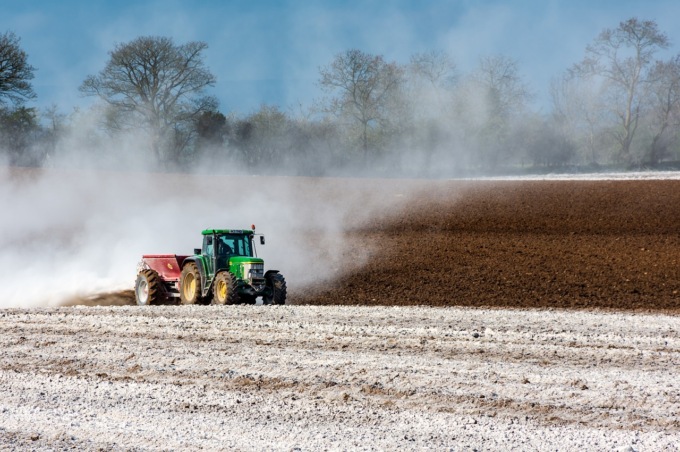 L’Europa approva la coltivazione dei campi a riposo per soccorrere l’agricoltura in crisi