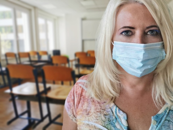 Dall’1 aprile gli insegnanti non vaccinati possono tornare a scuola (ma non per insegnare)