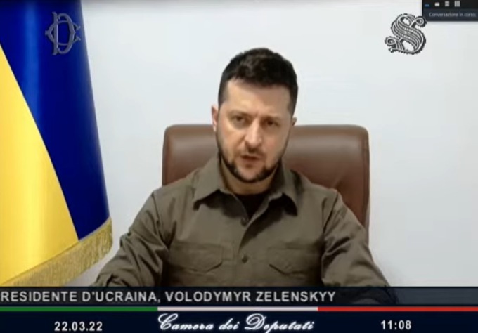 Zelensky alla Camera dei deputati: “117 bambini uccisi, bisogna fermare una persona per salvarne milioni”
