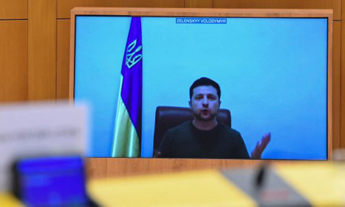 Pillon, Paragone e altri parlamentari usciranno dall’aula quando parlerà Zelensky