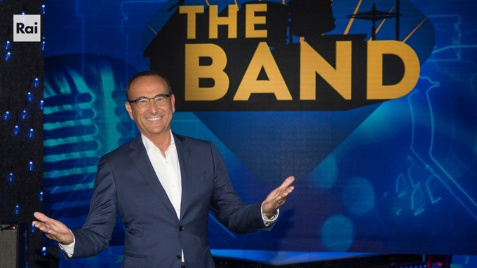 Carlo Conti conduce “The Band”: come funziona il nuovo “talent” di Rai 1
