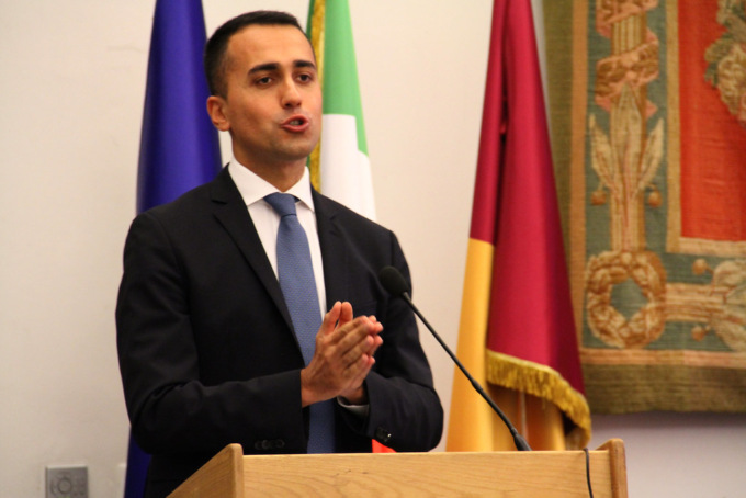 Espulsi dall’Italia trenta diplomatici russi: “Sono 007, a rischio la nostra sicurezza”