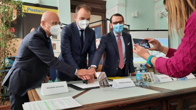 Poste Italiane: il progetto “Cento facciate” parte da Torino