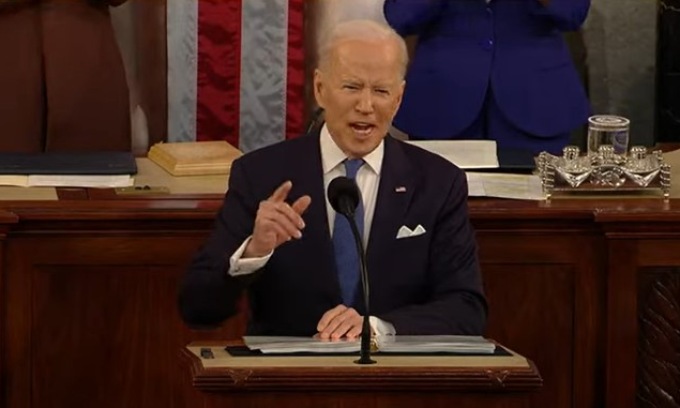 Biden di nuovo “maestro” di diplomazia: “La Cina non ha un briciolo di democrazia”