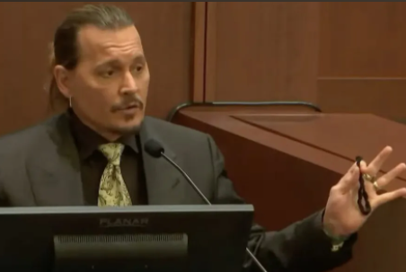 Che cosa sappiamo del processo in cui Johnny Depp tenta di recuperare la reputazione