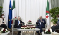 Draghi bypassa Putin: in Algeria sigla un accordo su forniture gas per l'inverno