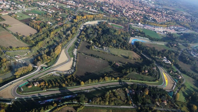 Gp Imola 2022: in 120.000 a tifare Ferrari. Tutte le informazioni sul Gp e su come seguirlo in Tv (in chiaro)