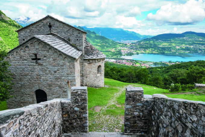 San Pietro al Monte e il Museo a Cielo Aperto di Camo
