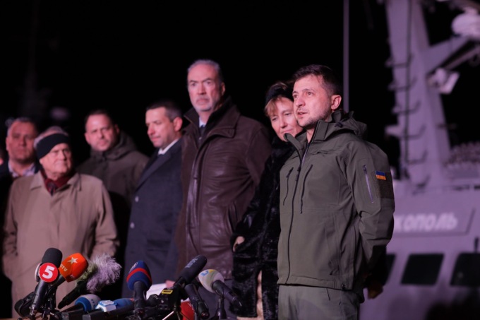 Bye bye Crimea: Zelensky apre alla pace ed è pronto a cedere terreno ai russi