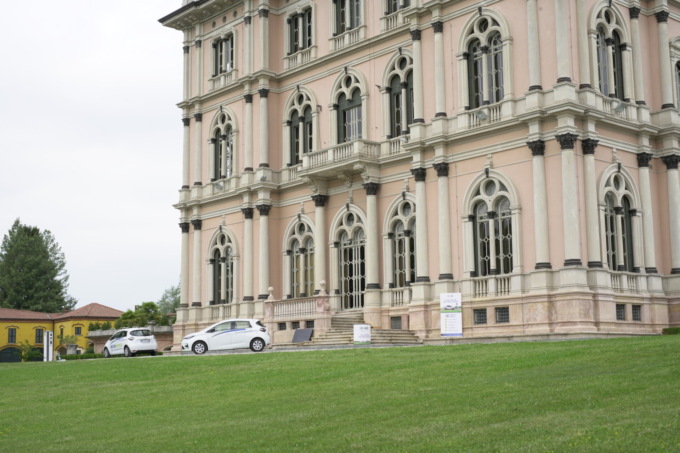 E-VAI: il car sharing elettrico e inclusivo fa tappa a Varese