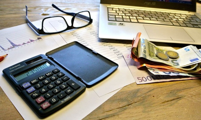 Evasione fiscale: 19 milioni di italiani hanno debiti col Fisco. “Non serve il carcere, meglio farli lavorare”