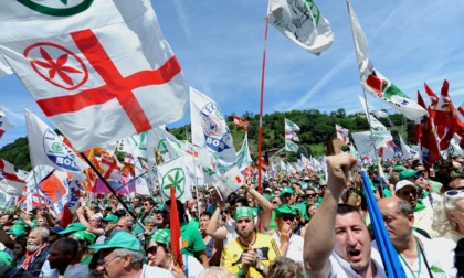 La Lega che si (s)lega: si torna a Pontida, ma chiudono le sezioni