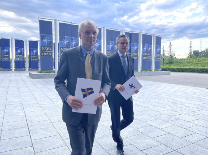 A un passo dalla Nato: la Svezia mobilita le sue truppe, la Russia sposta le atomiche sul confine con la Finlandia
