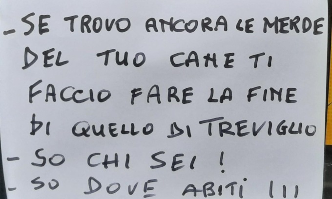 “Ti faccio fare la fine di quello di Treviglio”: cartello shock dopo la lite sui cani
