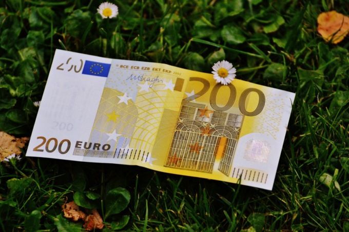 Bonus 200 euro anche a colf, precari e autonomi. Quando arriva e chi ne ha diritto. E c’è pure il contributo per i mezzi pubblici
