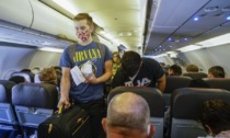 La mascherina sull'aereo in Italia resta obbligatoria