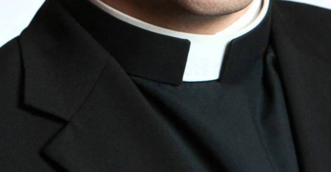 Abusi su due fratellini (che da adulti lo hanno denunciato): prete condannato e allontanato dalla Chiesa