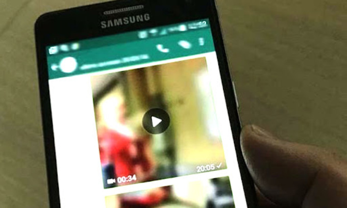 Si ritira prima della presentazione della lista a causa del video hard che gira su WhatsApp