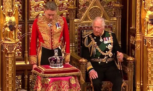 Carlo re per un giorno: sostituisce la regina e legge il Queen's Speech