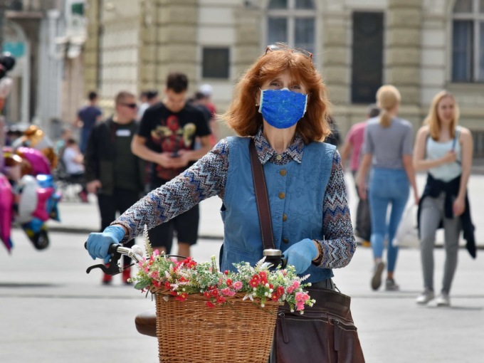 Anche i positivi potranno uscire di casa: vicino lo stop a quarantena e isolamento
