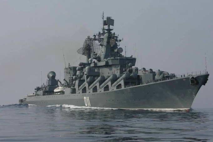Che cosa ci faceva una nave da guerra russa a poche miglia dalla costa della Puglia
