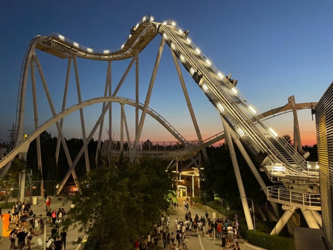 Clamoroso, mancano gli stagionali: le giostre di Gardaland costrette a chiudere prima