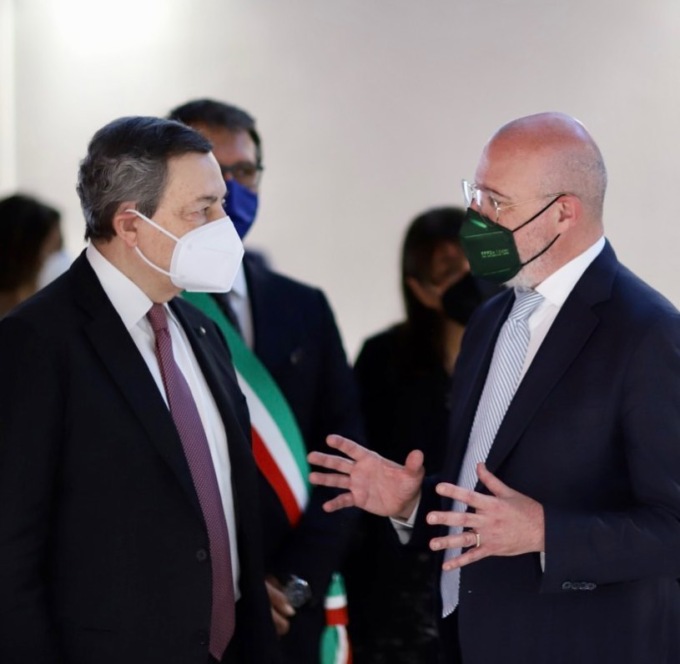 Crisi energetica: la speranza arriva da Emilia e Toscana, Bonaccini e Giani commissari per i rigassificatori