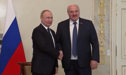 Zelensky alla Bielorussia: "Non fatevi trascinare in guerra" (Putin è pronto ad armarla con missili, anche atomici)