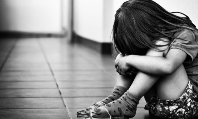 Molestie shock su bambine: gli orchi sono un amico di famiglia e un massaggiatore sportivo