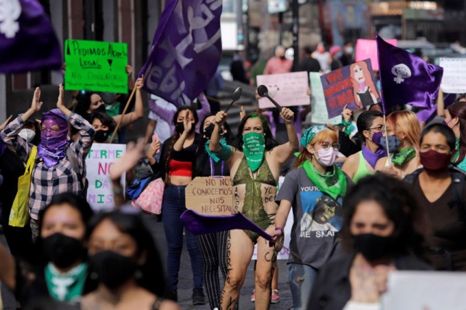 Usa shock, abolita la sentenza sul diritto di aborto