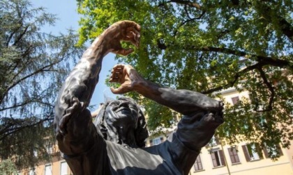 Milano rende omaggio a Margherita Hack: una statua per il centenario della scienziata