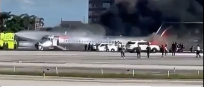 L’impressionante video dell’aereo che prende fuoco dopo l’atterraggio